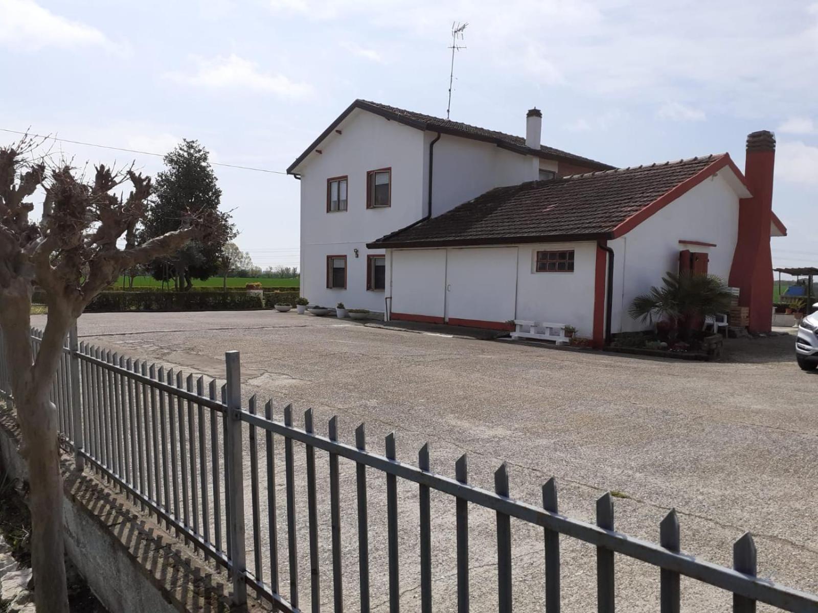 Locazione Turistica Girasole Villa Porto Tolle Buitenkant foto